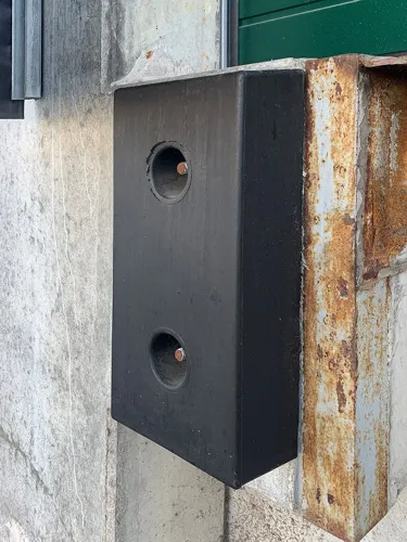 Gumový doraz na rampu 500 x 250 x 100 mm